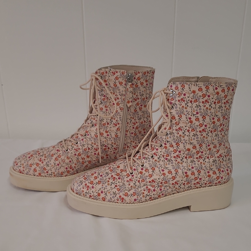 SCHUTZ McKenzie Floral Lace Up with Side Zip Ankle Combat Style Boots Sz. 8.5